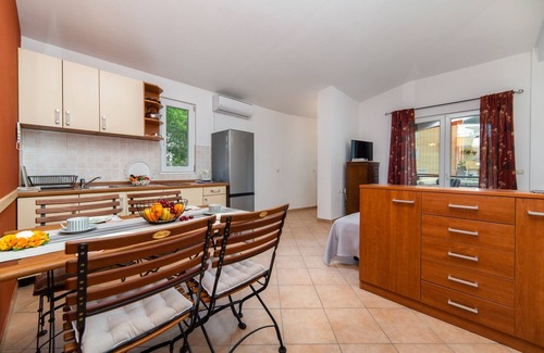 Baska Voda Apartment | One bedroom apartment with terrace Baška Voda, Makarska (A-6707-b)