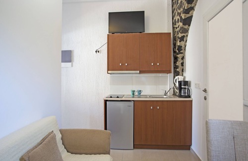Perissa Apartment | One bedroom apartment with free car rental