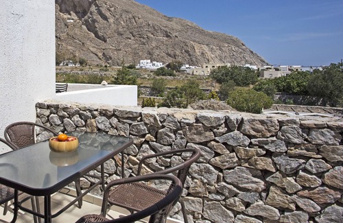 Perissa Apartment | One bedroom apartment with free car rental