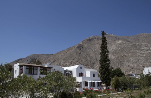 Perissa Apartment | One bedroom apartment with free car rental