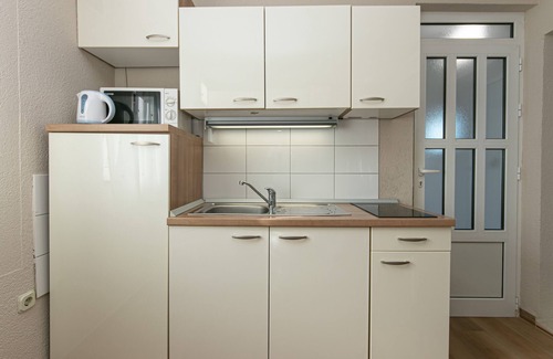 Drasnice Apartment | One bedroom apartment near beach Drašnice, Makarska (A-6652-c)