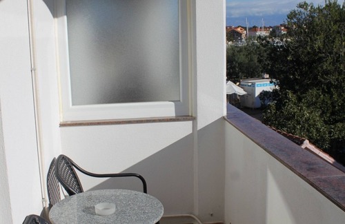 Kukljica Apartment | One bedroom apartment with balcony Kukljica, Ugljan (A-8253-e)