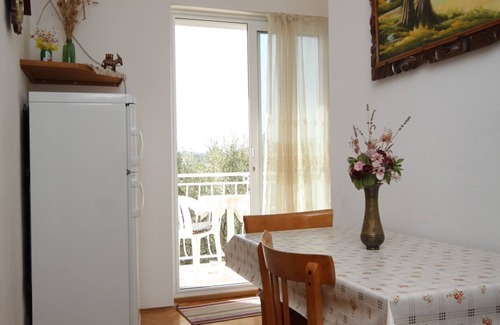 Kukljica Apartment | One bedroom apartment with balcony and sea view Kukljica, Ugljan (A-8277-c)