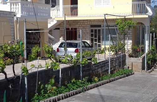 Kukljica Apartment | One bedroom apartment with balcony and sea view Kukljica, Ugljan (A-8277-c)