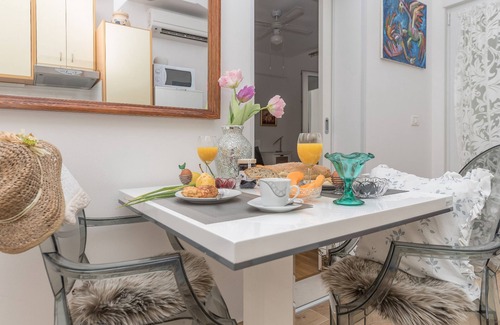 Dugis Apartment | One bedroom apartment with balcony and sea view Makarska (A-23153-a)