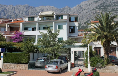 Ratac Apartment | One bedroom apartment with balcony and sea view Makarska (A-6632-a)