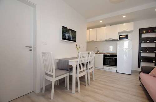 Kozino Apartment | One bedroom apartment near beach Kožino, Zadar (A-5803-a)