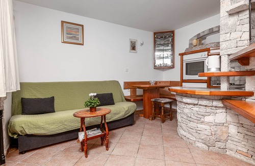 Basanija Apartment | One bedroom apartment with terrace Bašanija, Umag (A-7148-a)