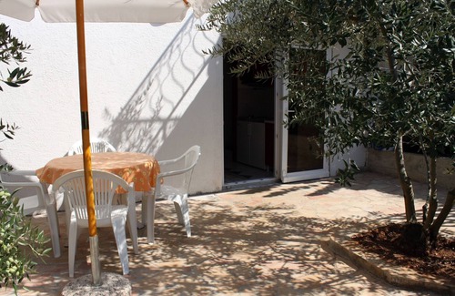 Necujam Apartment | One bedroom apartment near beach Nečujam, Šolta (A-5162-b)