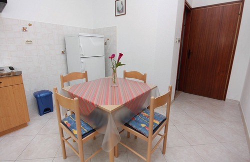 Sumartin Apartment | One bedroom apartment with terrace Sumartin, Brač (A-5620-a)