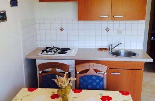 Vinisce Apartment | One bedroom apartment with terrace Vinišće, Trogir (A-17062-a)