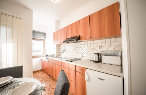 Vrsi Apartment | One bedroom apartment near beach Vrsi - Mulo, Zadar (A-5848-b)