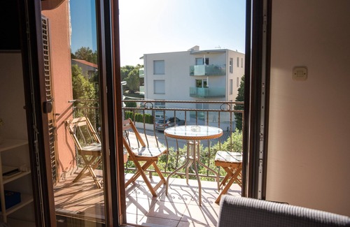 Vrsi Apartment | One bedroom apartment near beach Vrsi - Mulo, Zadar (A-5848-b)