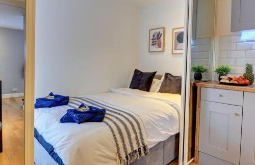 Banbury Apartment | One Bedroom Apartment in Banbury Town Centre 5 Min Walk to Train Station with Fast Wifi and Smart Tv