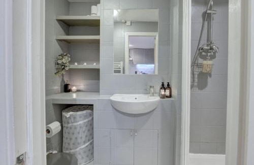 Banbury Apartment | One Bedroom Apartment in Banbury Town Centre 5 Min Walk to Train Station with Fast Wifi and Smart Tv