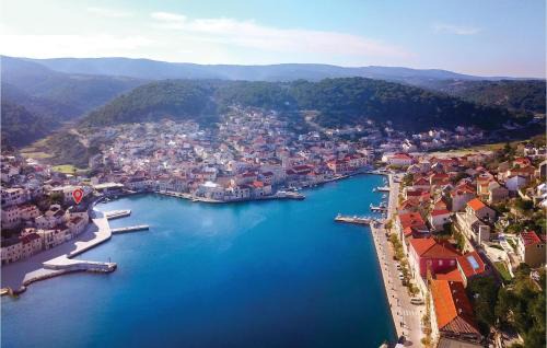 Pucisca Apartment | One-Bedroom Apartment In Pucisca