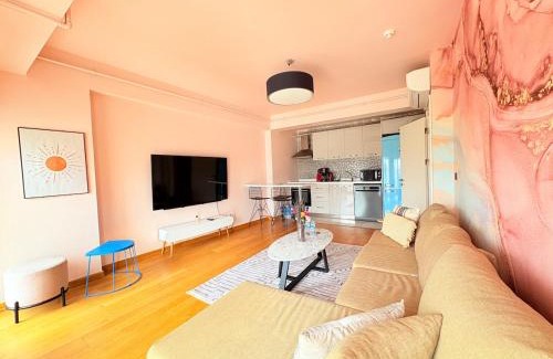 Gumussuyu Mahallesi Apartment | One Bedroom Apartment in Taksim Square Gorgeous City View