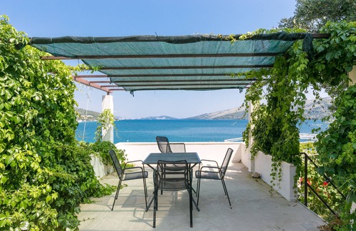 Poljica Apartment | One bedroom apartment near beach Poljica, Trogir (A-21178-a)