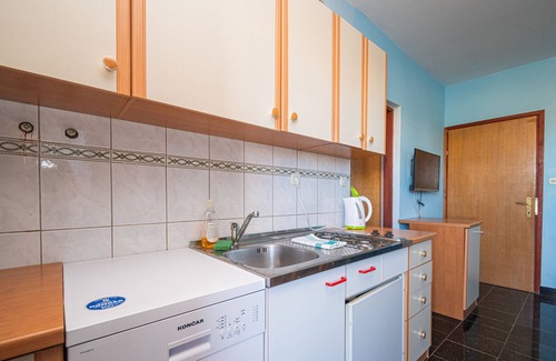 Razanac Apartment | One bedroom apartment near beach Ražanac, Zadar (A-5766-c)