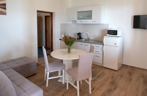 Diklo Apartment | One bedroom apartment near beach Zadar - Diklo, Zadar (A-5925-a)