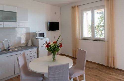Diklo Apartment | One bedroom apartment near beach Zadar - Diklo, Zadar (A-5925-a)