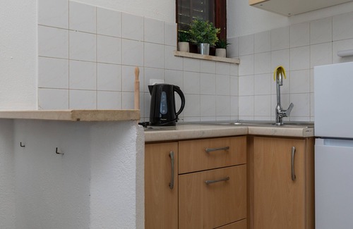 Omis Apartment | One bedroom apartment near beach Nemira, Omiš (A-4277-a)