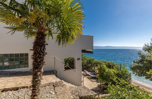 Omis Apartment | One bedroom apartment near beach Nemira, Omiš (A-4277-a)