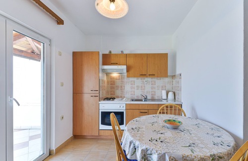 Tkon Apartment | One bedroom apartment near beach Tkon, Pašman (A-336-b)
