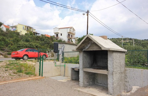 Poljica Apartment | One bedroom apartment with terrace Poljica, Trogir (A-10010-d)