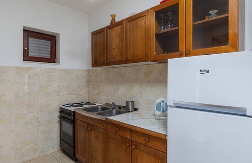 Mimice Apartment | One bedroom apartment with balcony and sea view Mimice, Omiš (A-11045-a)