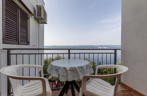 Mimice Apartment | One bedroom apartment with balcony and sea view Mimice, Omiš (A-11045-a)