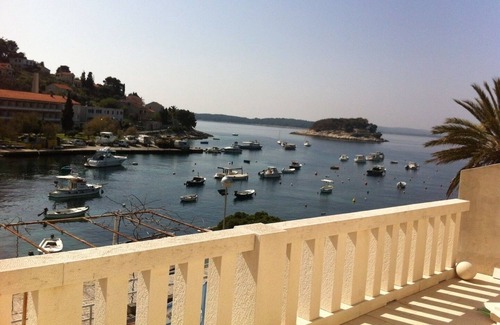 Krizna luka Apartment | One bedroom apartment with terrace and sea view Hvar (A-24926-a)