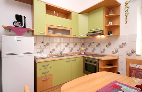 Island Hvar Apartment | One bedroom apartment with balcony Jelsa, Hvar (A-196-c)