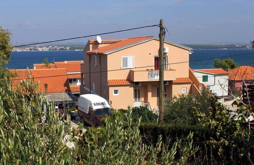 Tkon Apartment | One bedroom apartment with balcony Tkon, Pašman (A-8455-c)