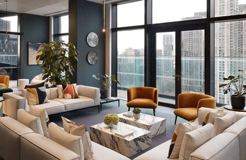 Canary Wharf Apartment | One-Bedroom Balcony Apartment City View