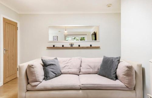 Slough Apartment | One bedroom central Slough with parking