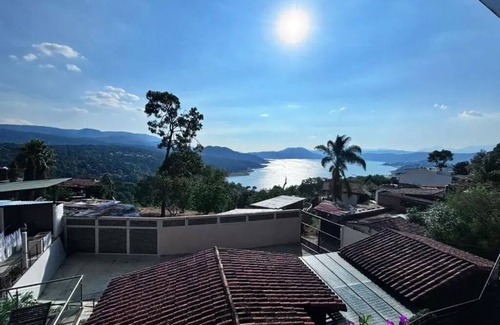 Valle de Bravo Cabin | One-Bedroom Chalet