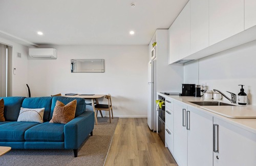 Christchurch City Centre Apartment | One Bedroom City Base with Free Carpark