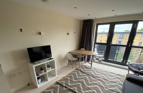Riverside Apartment | One bedroom flat close to London Bridge