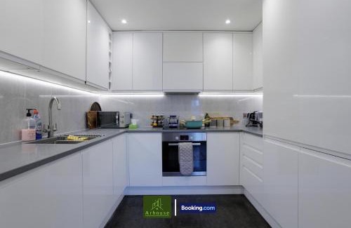 Grove Apartment | One Bedroom Apartment By Arhouse Apartments Short Lets & Serviced Accommodation Kingston With Free WiFi