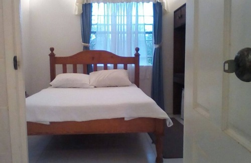 Gros Islet House | One bedroom & kitchenette, Air Condition apartment fully furnished.