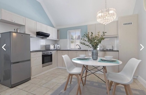 Stellenbosch Apartment | One bedroom masterpiece in world class secure golf and winelands estate