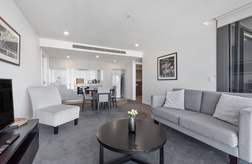 Milton Apartment | One Bedroom One Bathroom Hearty Milton Apartment, free parking & more!