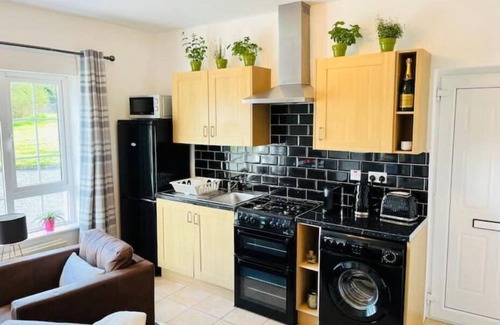 Blessington Condo | One Bedroom Self-Contained Apartment. King or Twin Set Up