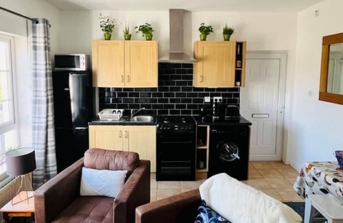 Blessington Condo | One Bedroom Self-Contained Apartment. King or Twin Set Up