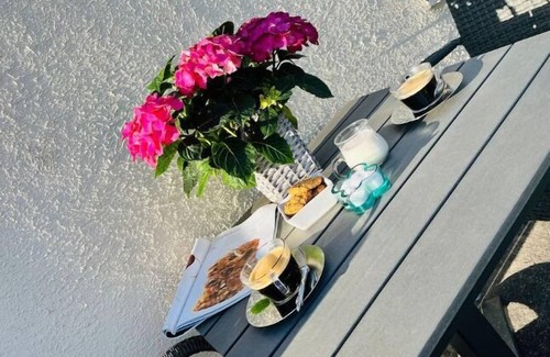 Blessington Condo | One Bedroom Self-Contained Apartment. King or Twin Set Up