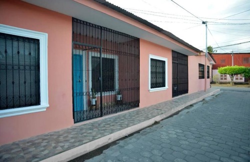 Granada House | One-bedroom Suite - 5min to La Calzada + 30MB wifi