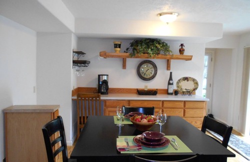 Newberg Apartment | One Bedroom Suite on 1.5 Acres in Wine Country