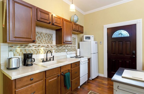 Friday Harbor Apartment | One-bedroom suite near downtown (Argyle Suites-HSA)