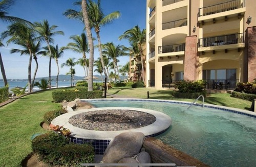 Flamingos Villa | One Bedroom Suite - Villa del Palmar Beach Resort & Spa Flamingos
